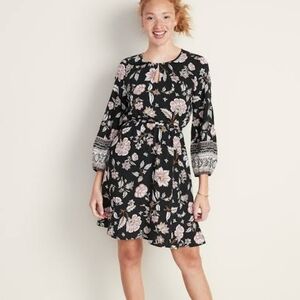Old Navy's Waist-Defined Floral Keyhole Dress